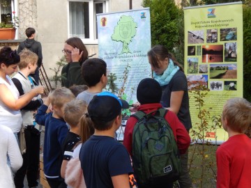  Dzień Drzewa 2018 - sadzonki drzew i krzewów w ramach projektu 100 tys. drzew na 100lecie Województwa Łódzkiego, 